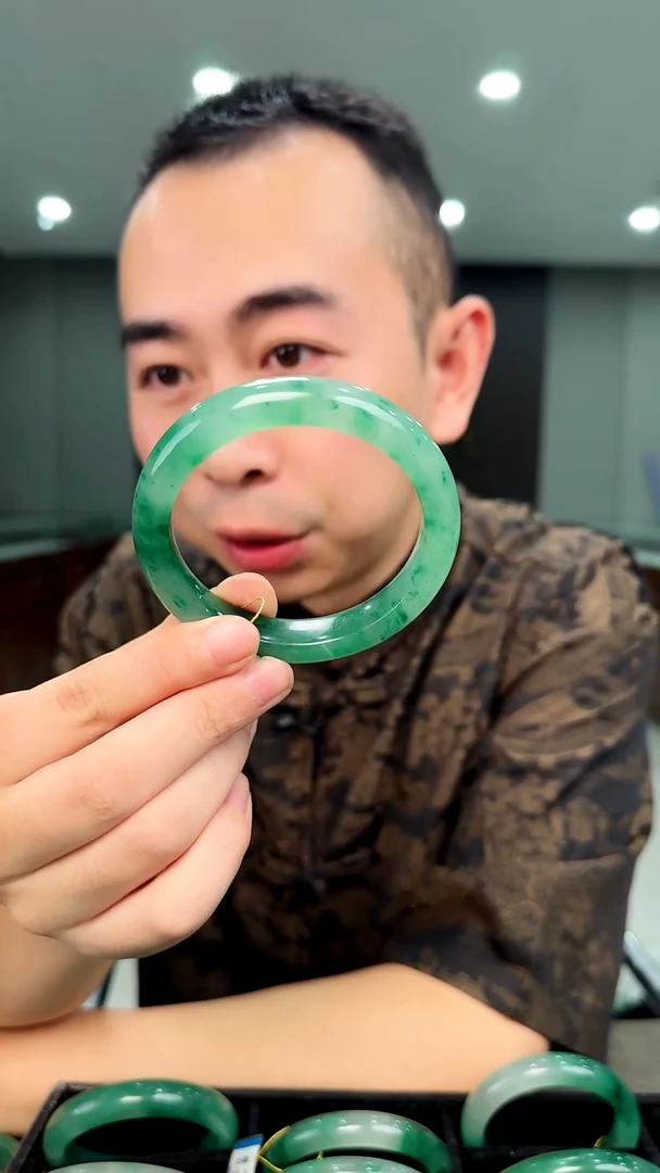 未镶嵌手镯石英质玉坚**好大高