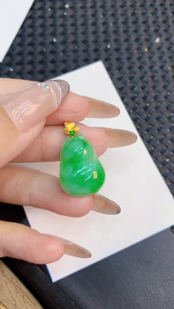 翡翠18K金镶嵌颈饰1