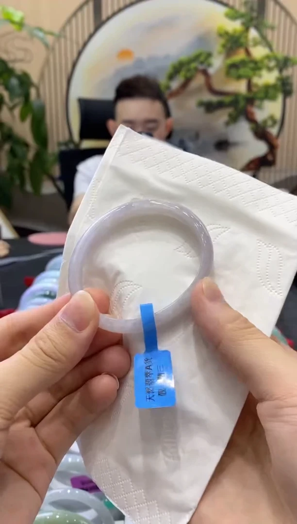 翡翠手镯未镶嵌8168