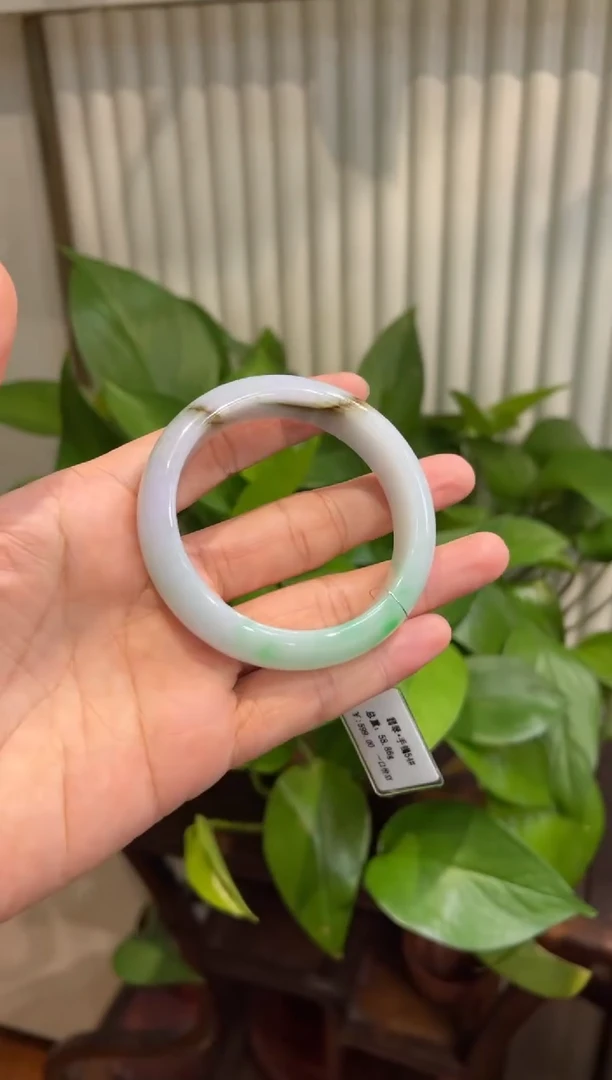 翡翠手镯未镶嵌手镯