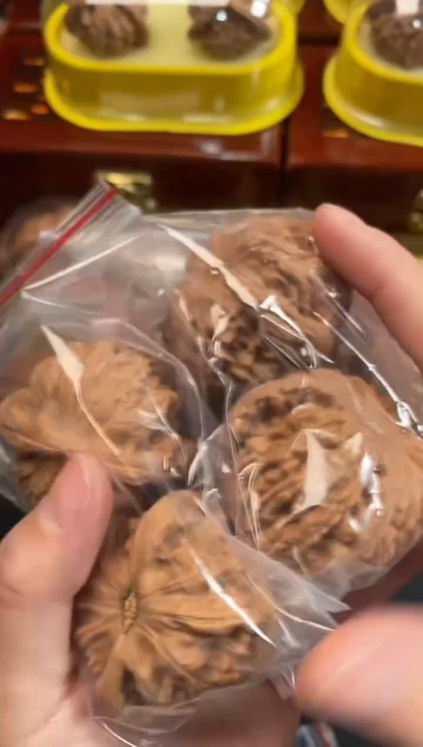 把件文玩核桃白狮子45/46尺随机发