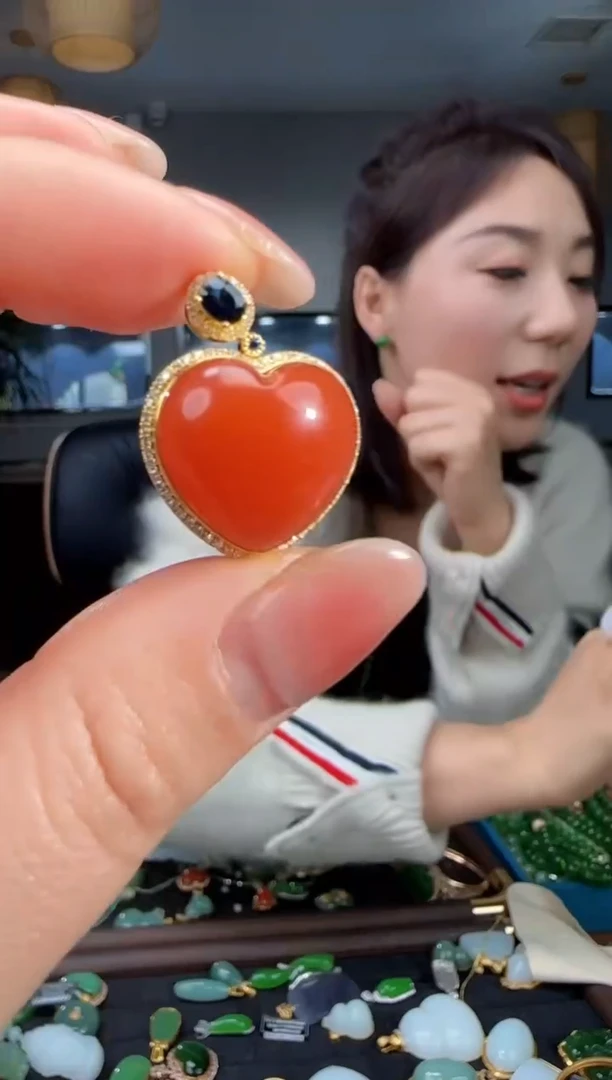 吊坠(不含链)18K金镶嵌南红玛瑙1