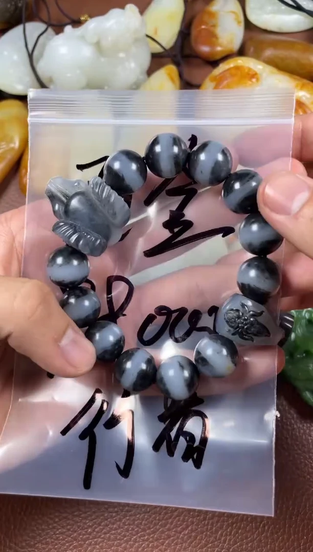 颈饰未镶嵌和田玉行**敌5