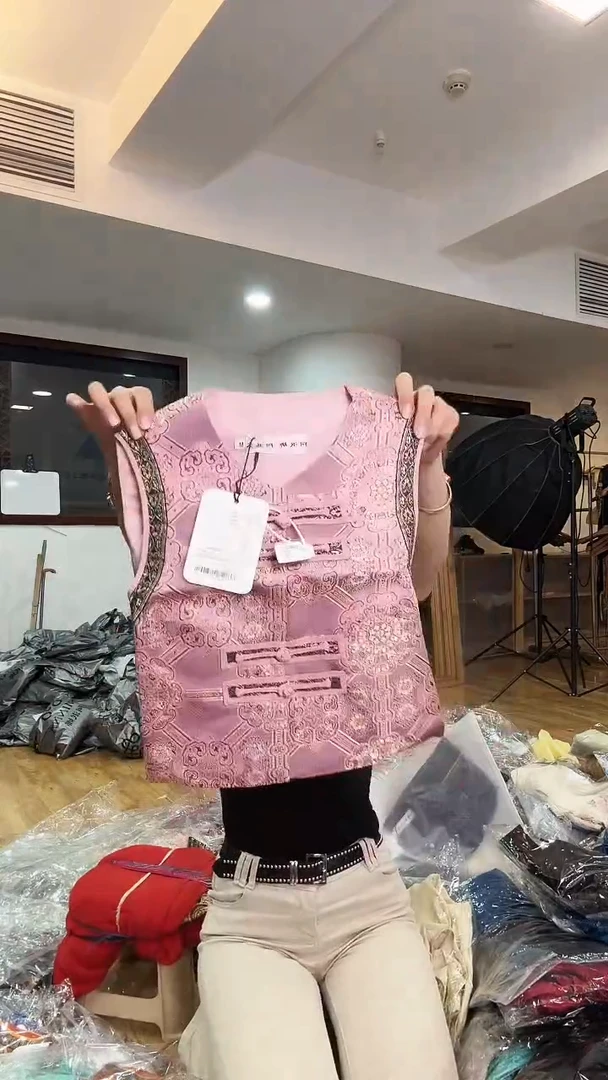 马甲       M码       80-110斤