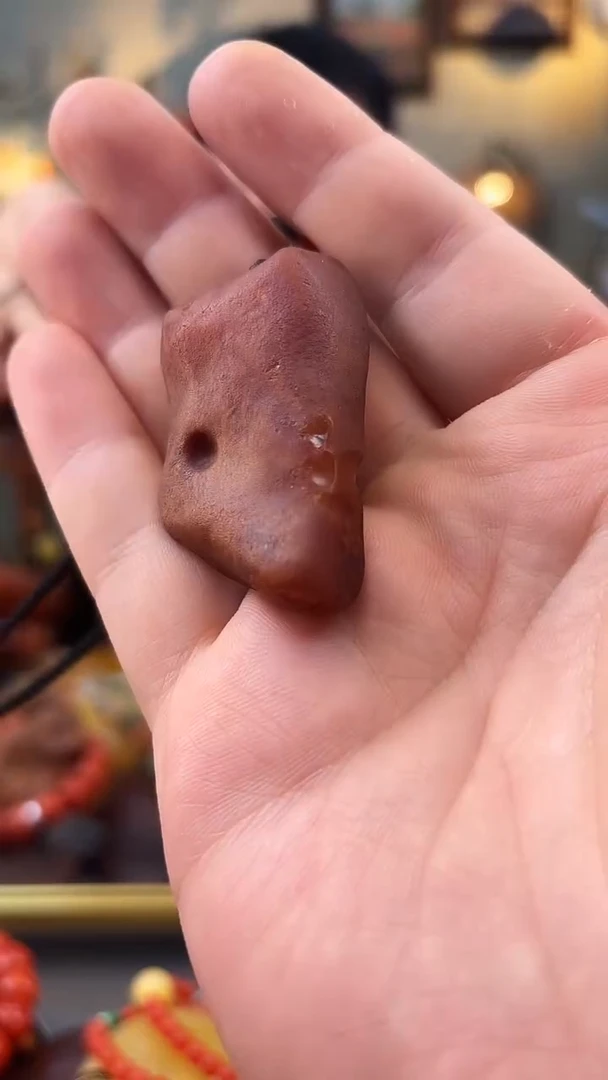 未镶嵌颈饰琥珀吊坠