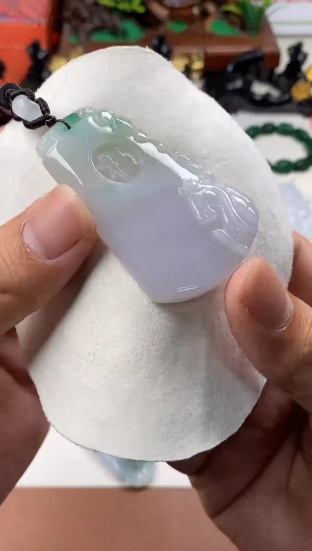 颈饰未镶嵌翡翠天然翡翠