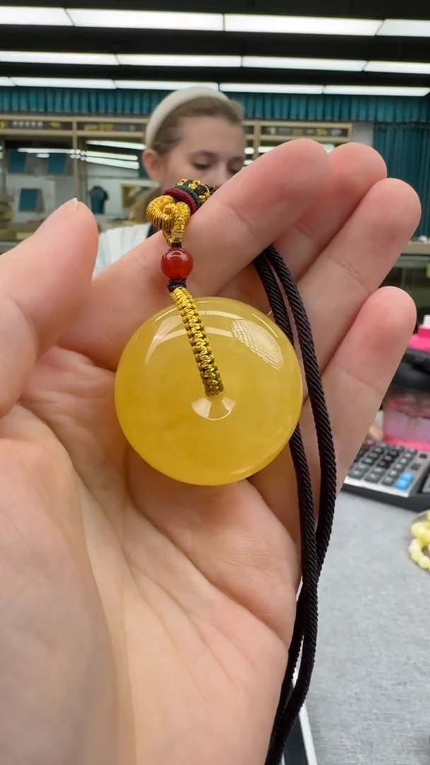 未镶嵌颈饰琥珀189秒拍号