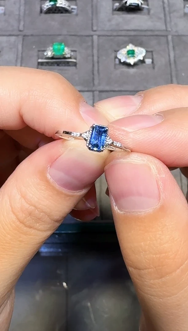 戒指蓝宝石18K金镶嵌0.45ct/七天鉴赏