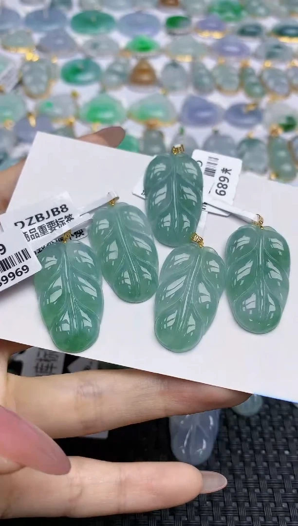 【闪购商品】翡翠挂件18K金镶嵌多样性发其一（发一个）