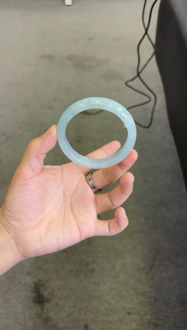 未镶嵌手镯翡翠馨*怡手镯