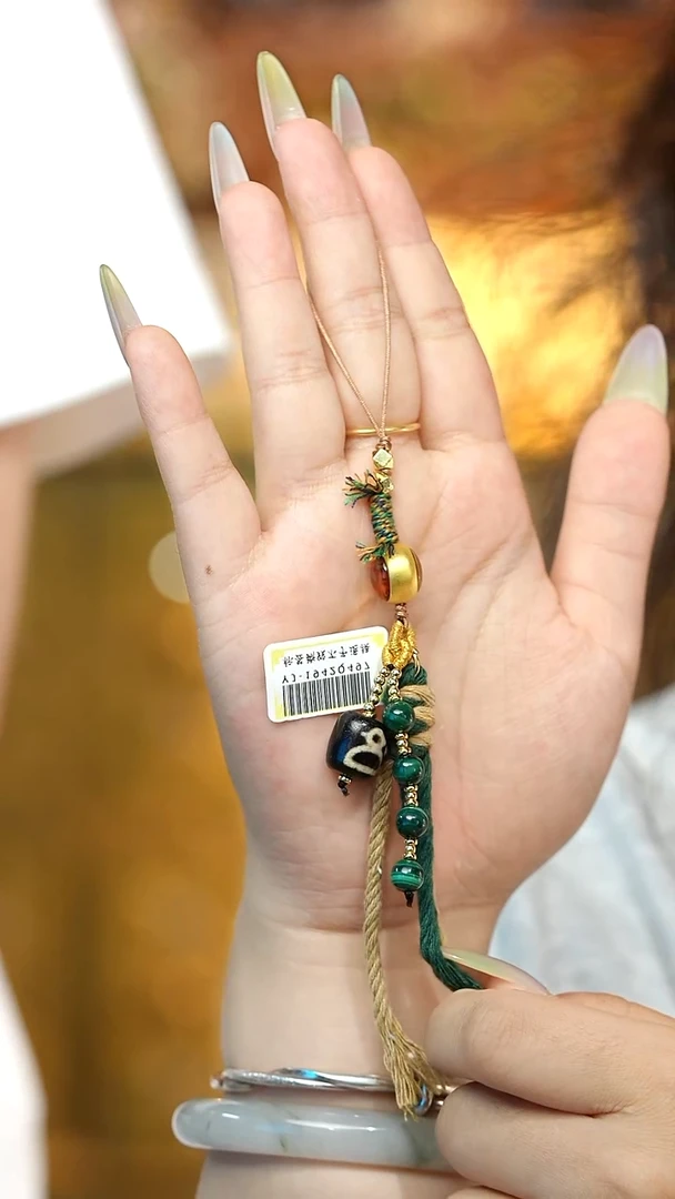 未镶嵌颈饰玛瑙/玉髓（覆膜）Q33343多样性发其一