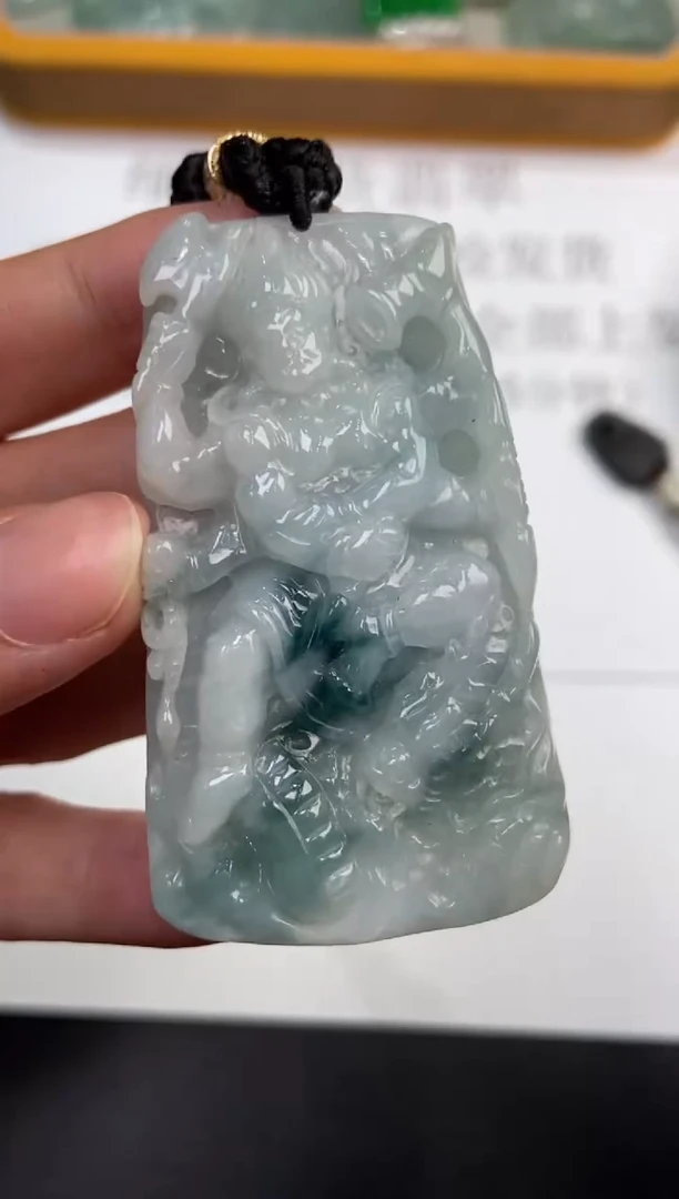 未镶嵌挂件翡翠373927   多人