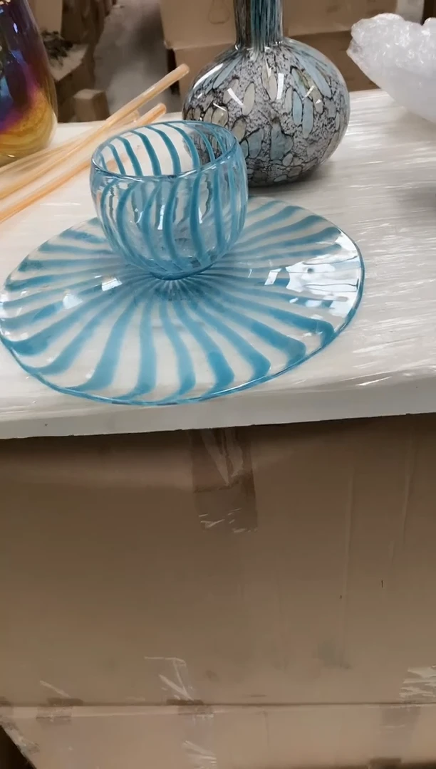 033人工吹制 会有黑点 气泡等现象