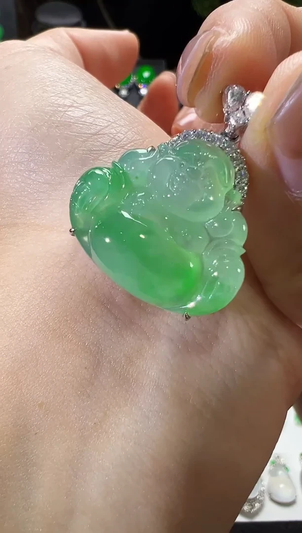 吊坠(不含链)18K金镶嵌翡翠高冰甜阳绿佛公吊坠