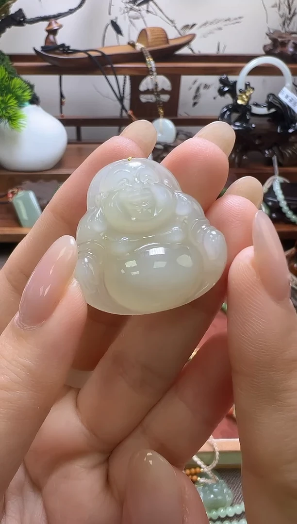 颈饰未镶嵌和田玉吊坠