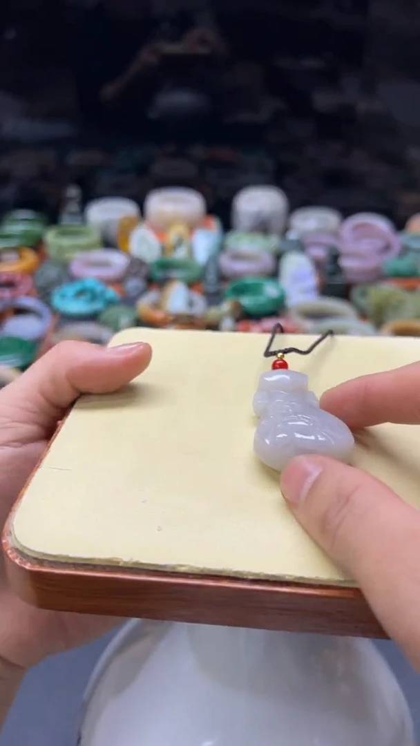 【闪购商品】石英质玉手镯未镶嵌118