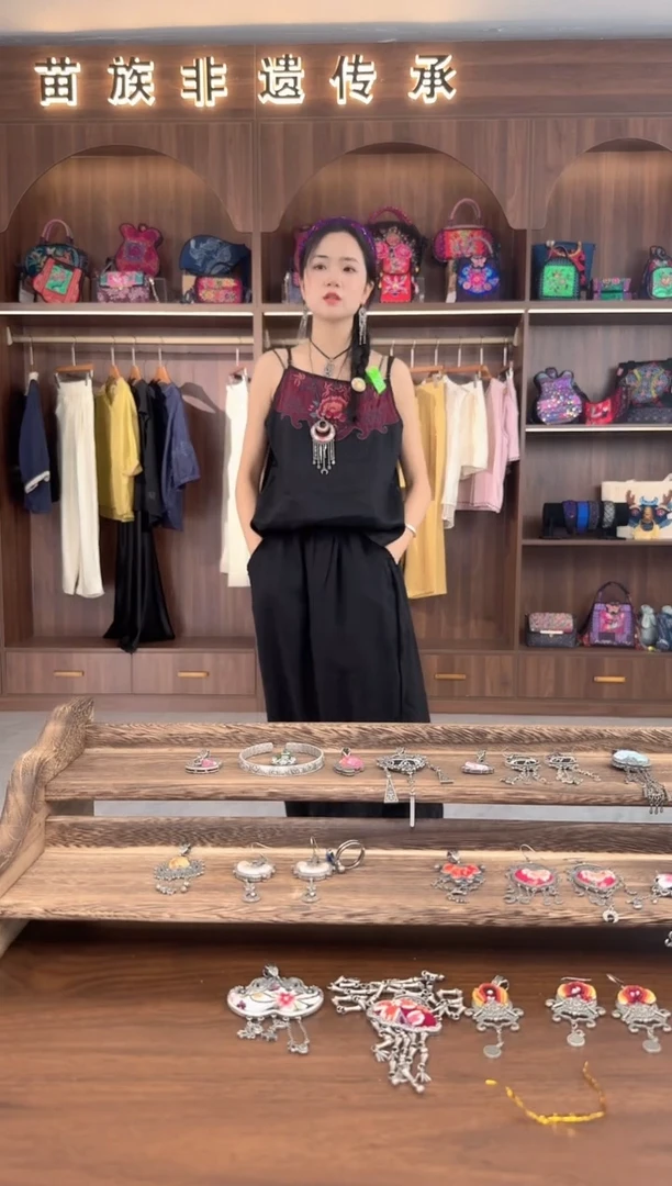 织绣扶光苗绣传承L7