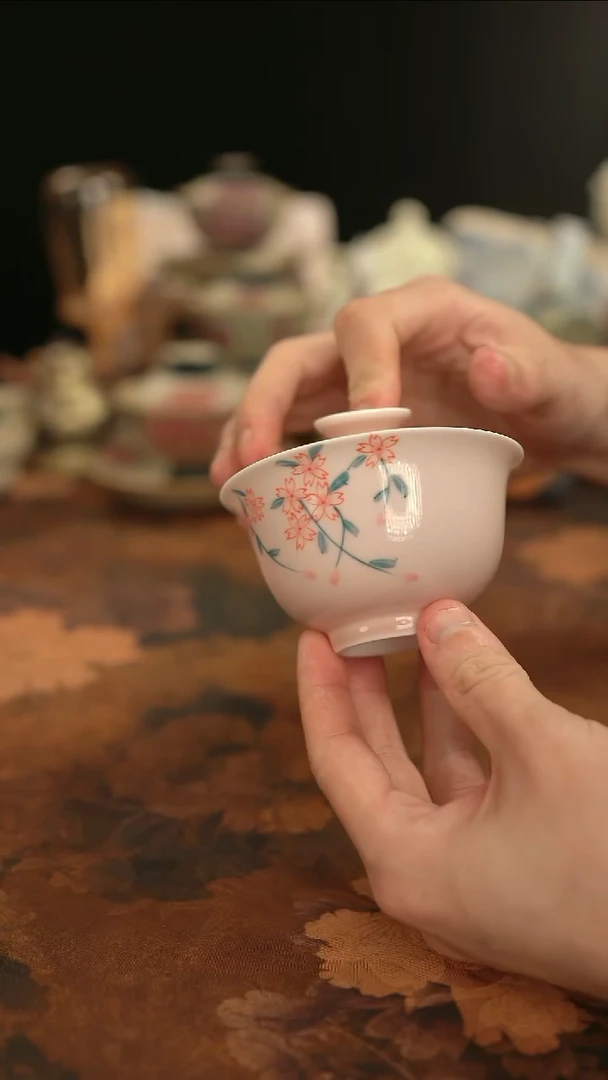 摩吉陶陶闪拍链接 胭脂粉手绘二才盖碗