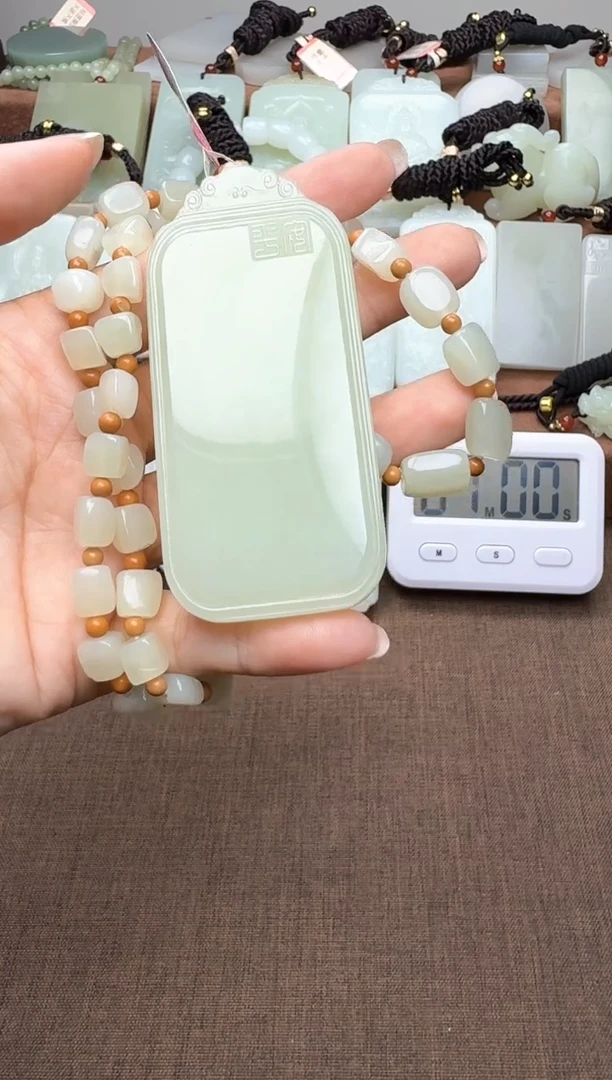 颈饰未镶嵌和田玉1