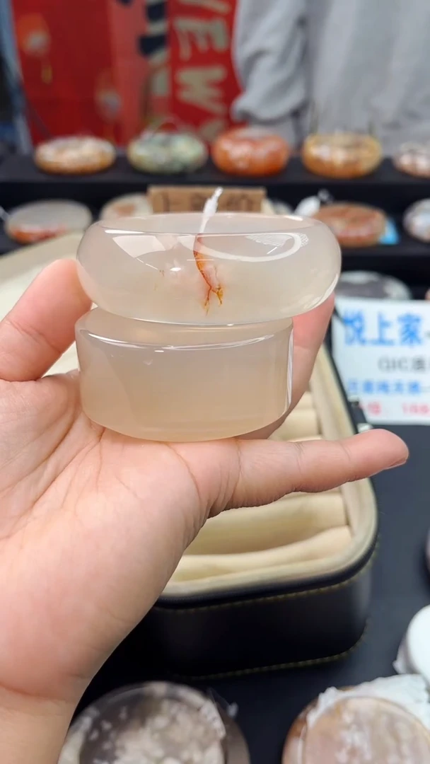 【闪购商品】石英质玉手镯未镶嵌赠送镯心（圈口61