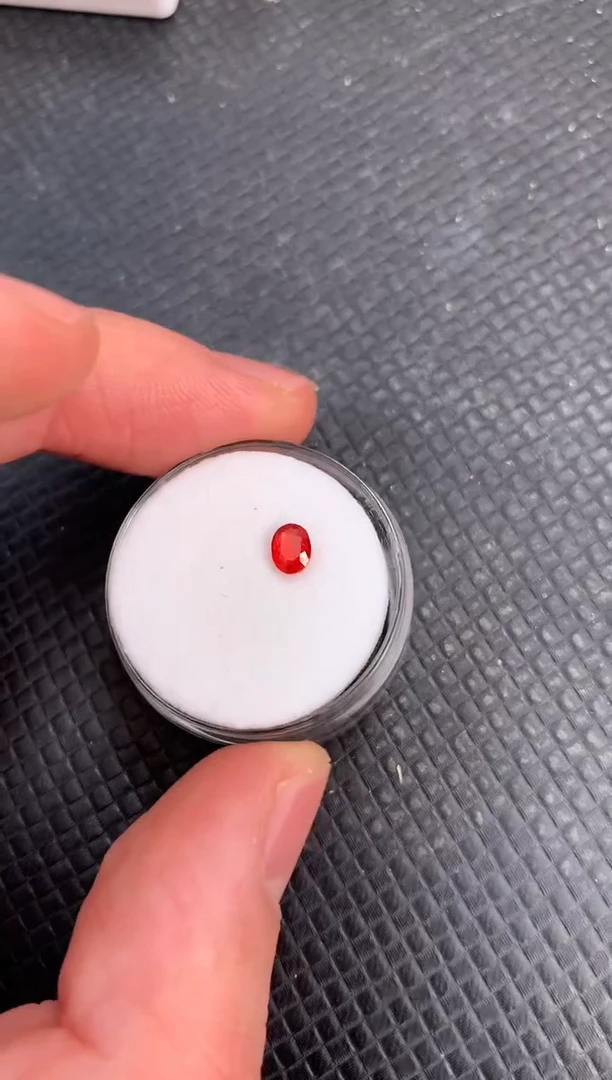 【闪购商品】蓝宝石裸石未镶嵌天然红色蓝宝石