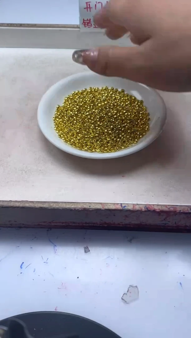 【闪购商品】玛瑙/玉髓颈饰银S800镶嵌x867金飞碟隔珠4mm*60颗