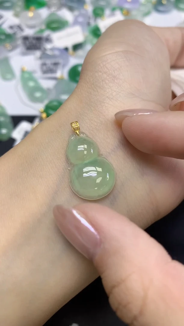 颈饰18K金镶嵌翡翠天然缅甸翡翠A货百元以上9元证书费自理