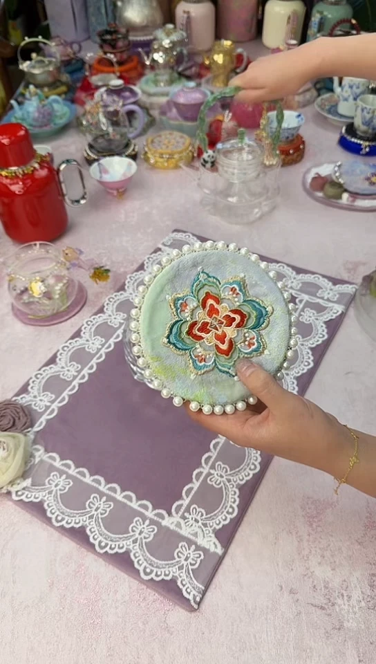 16绿色宝相钉珠杯垫