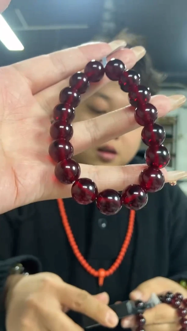 【闪购商品】血珀裸石未镶嵌多样性发其一颜色微差