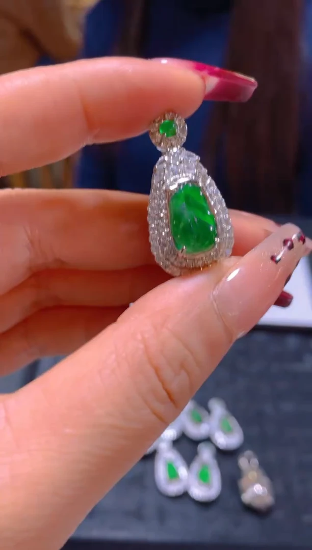 颈饰未镶嵌翡翠多样性发一