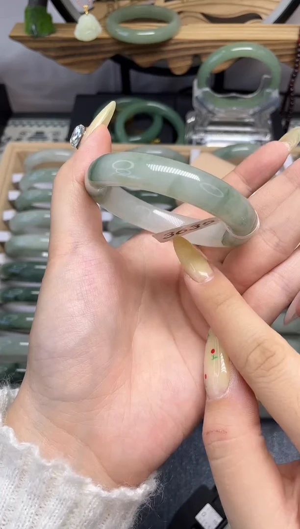 未镶嵌手镯石英质玉3639
