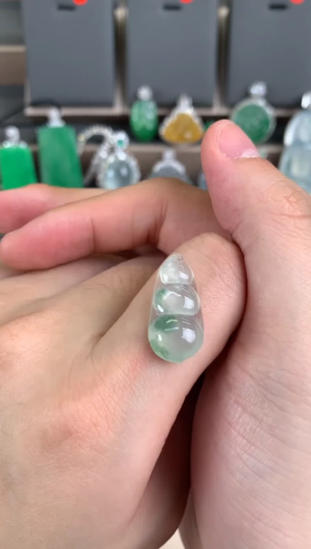未镶嵌定制翡翠裸玉