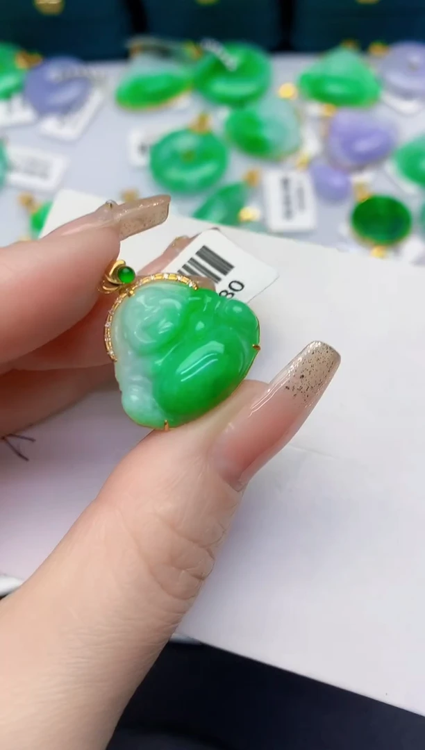 颈饰18K金镶嵌翡翠缅甸天然翡翠A货