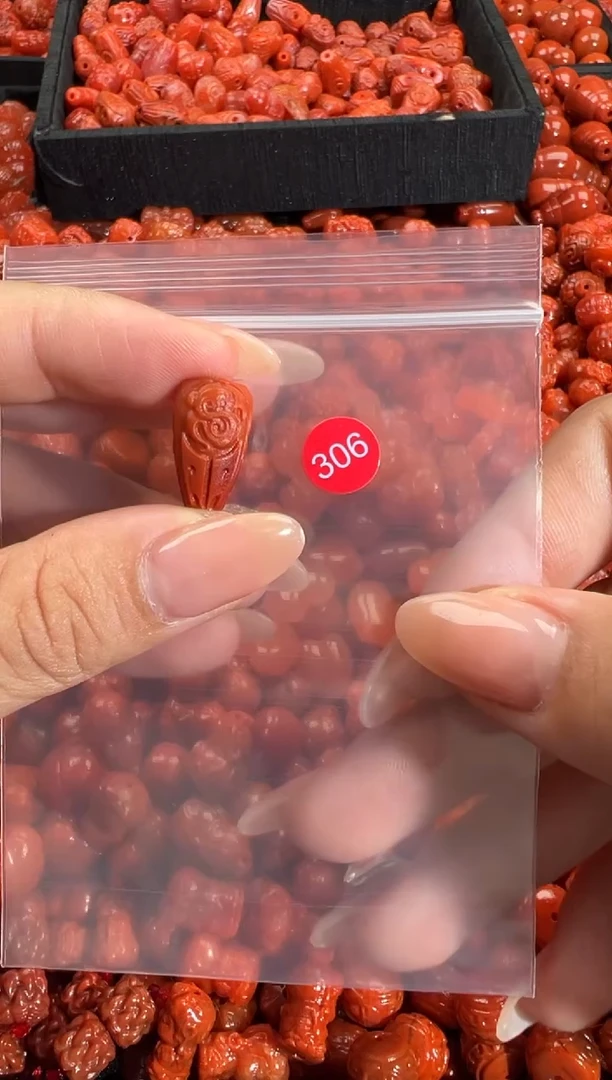 颈饰未镶嵌南红玛瑙1