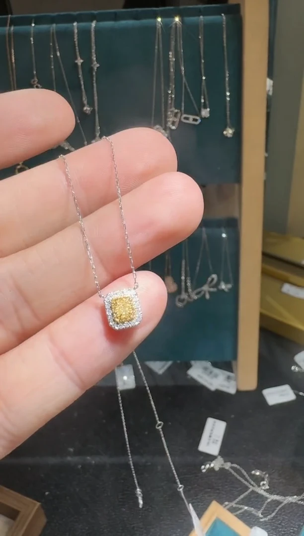【闪购商品】钻石套链18K金镶嵌黄钻方型套链TG