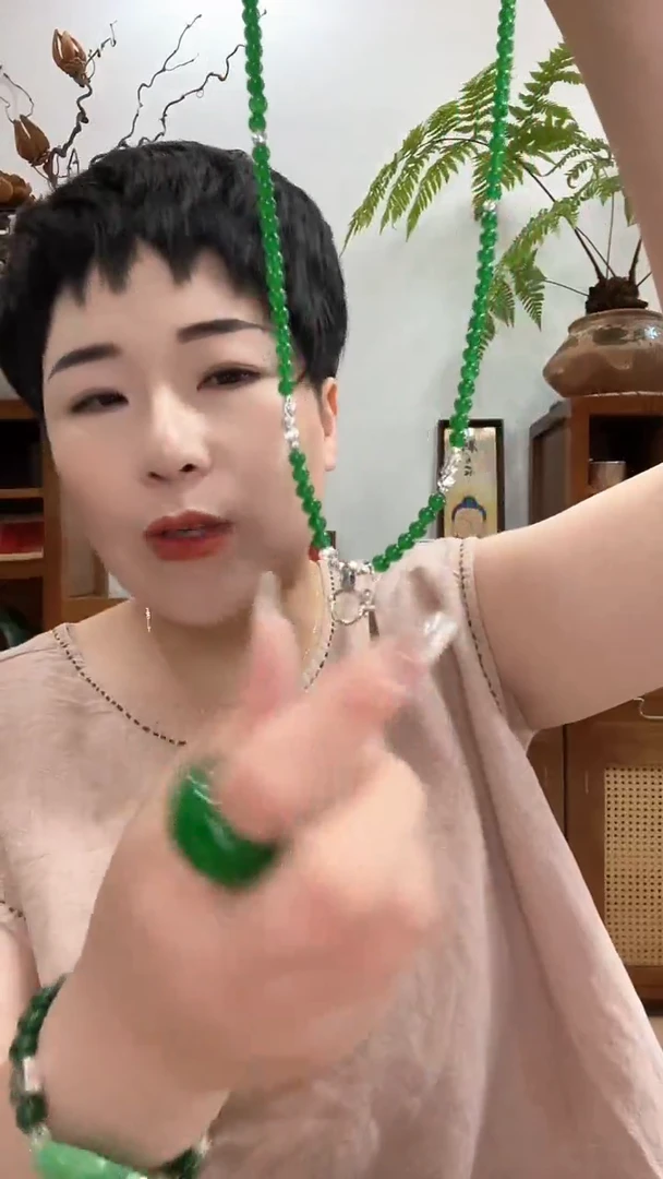 翡翠未镶嵌颈饰058