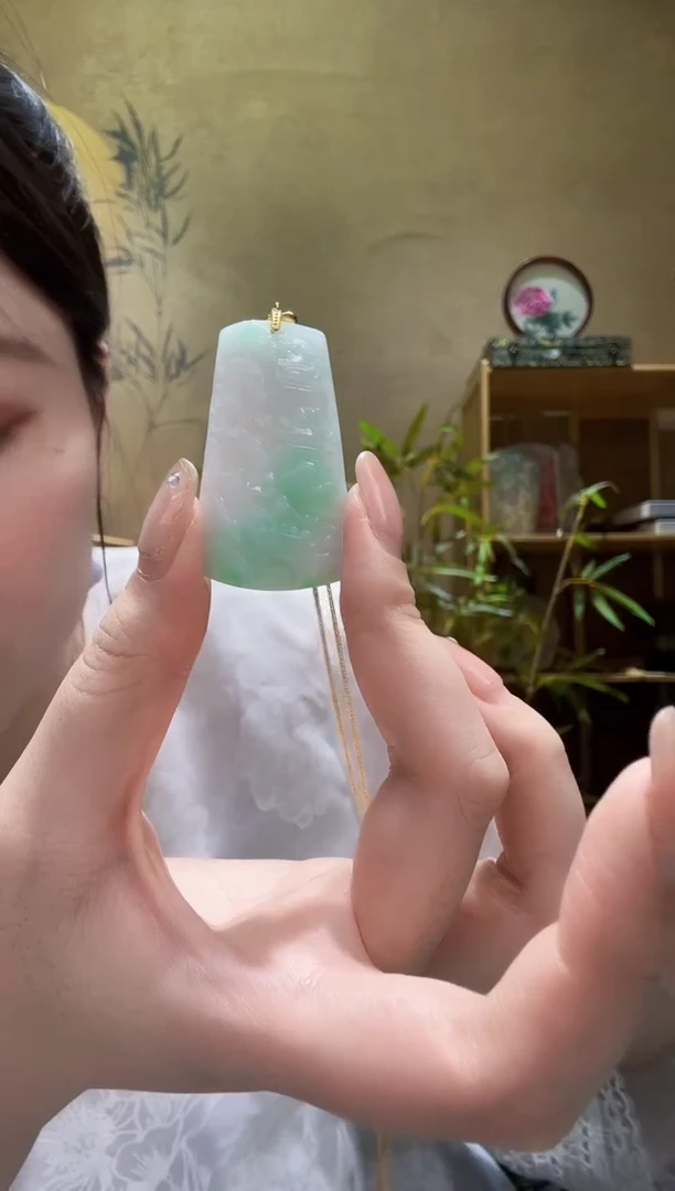 翡翠未镶嵌颈饰吊坠