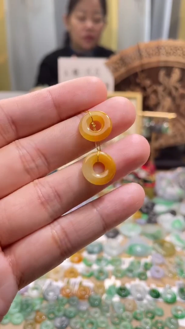 颈饰未镶嵌翡翠甜甜圈一对