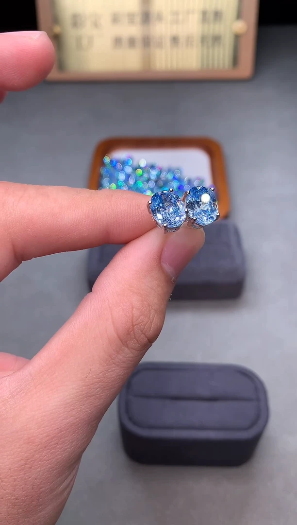 银S925镶嵌耳钉海蓝宝石2222