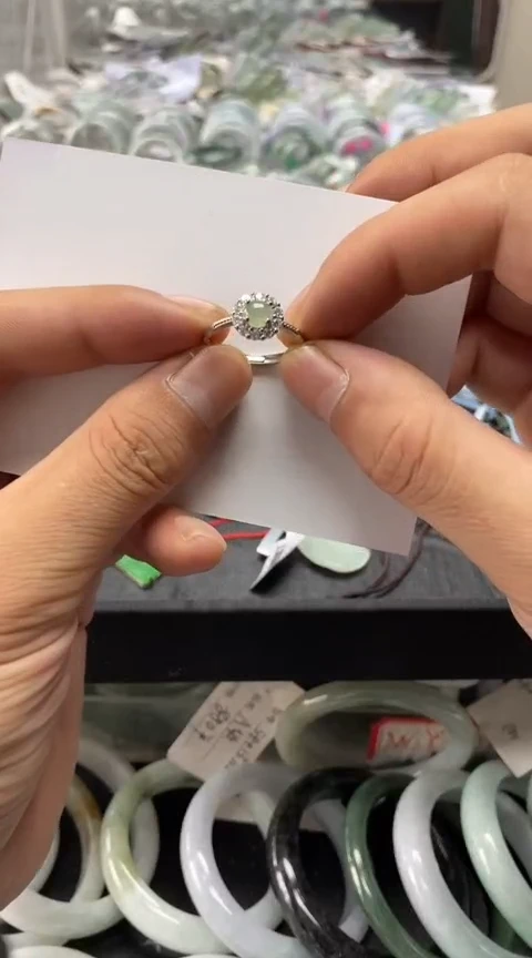未镶嵌戒指翡翠戒指