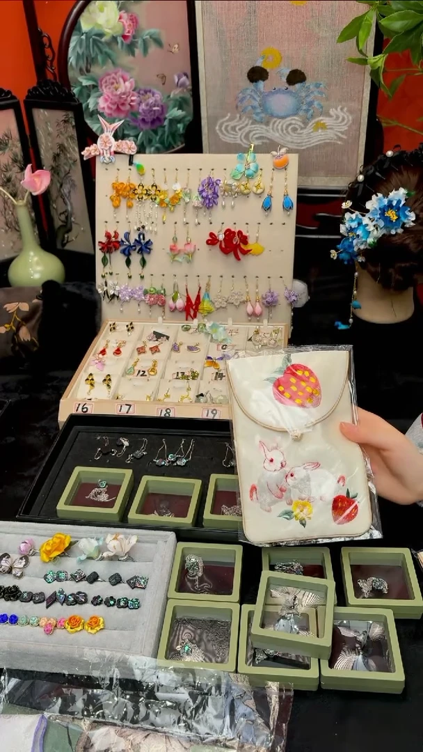 刺绣萌**蜜非遗绒花苏绣饰品