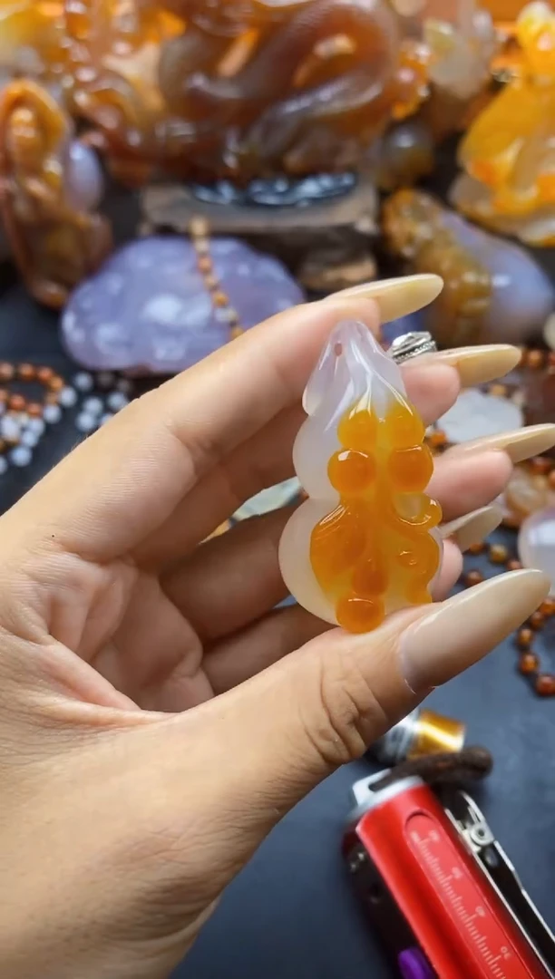 玛瑙/玉髓挂件未镶嵌呵*ll