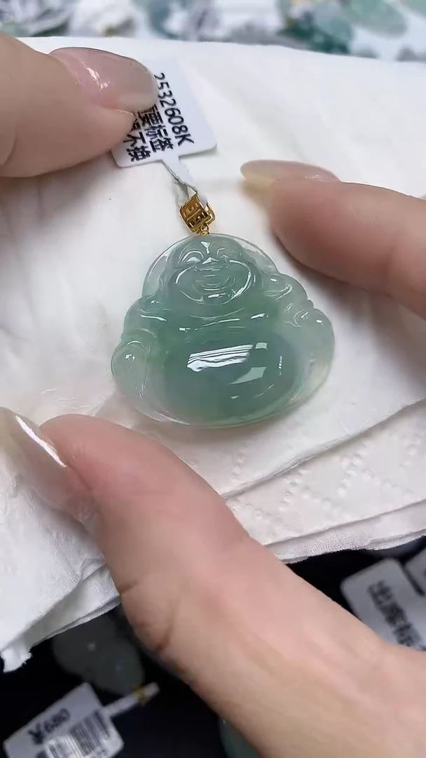 翡翠18K金镶嵌颈饰天然缅甸翡翠A货