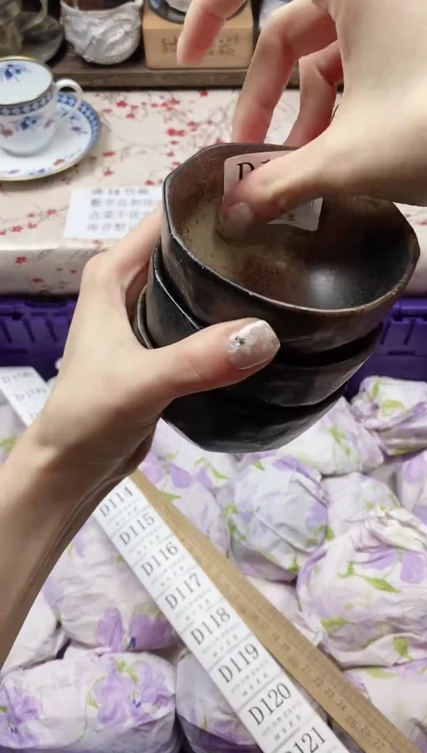 瓷片嘴****笑            D107