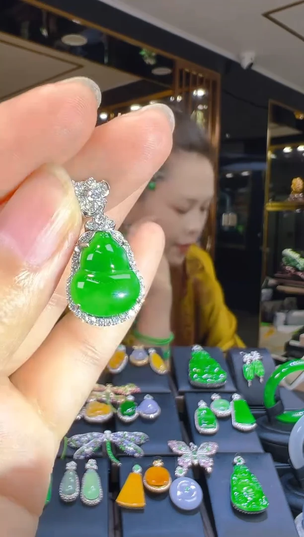 翡翠银S925镶嵌吊坠(赠链)131（多样性发其一）