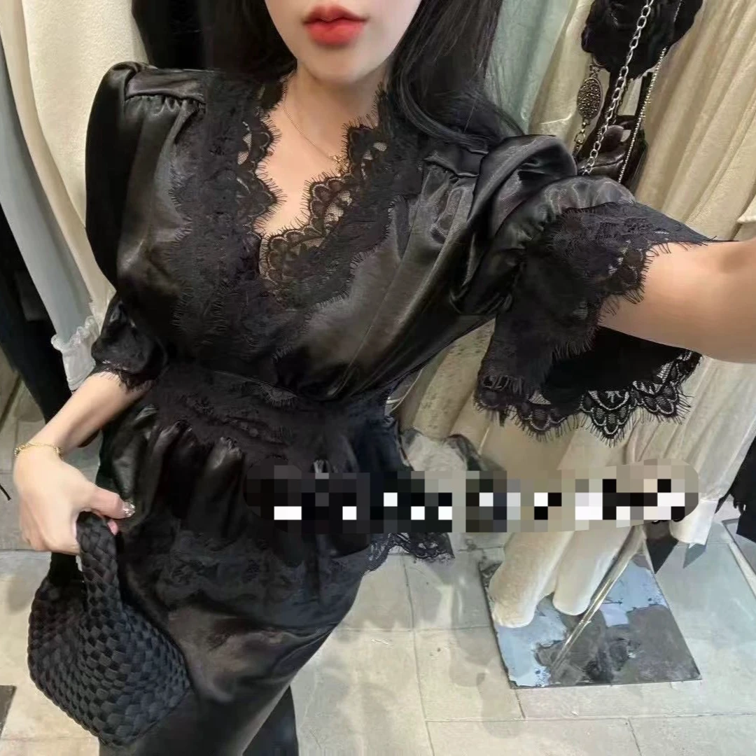 2025新款法式复古气质V领蕾丝拼接衬衫女设计感收腰显瘦百搭上衣
