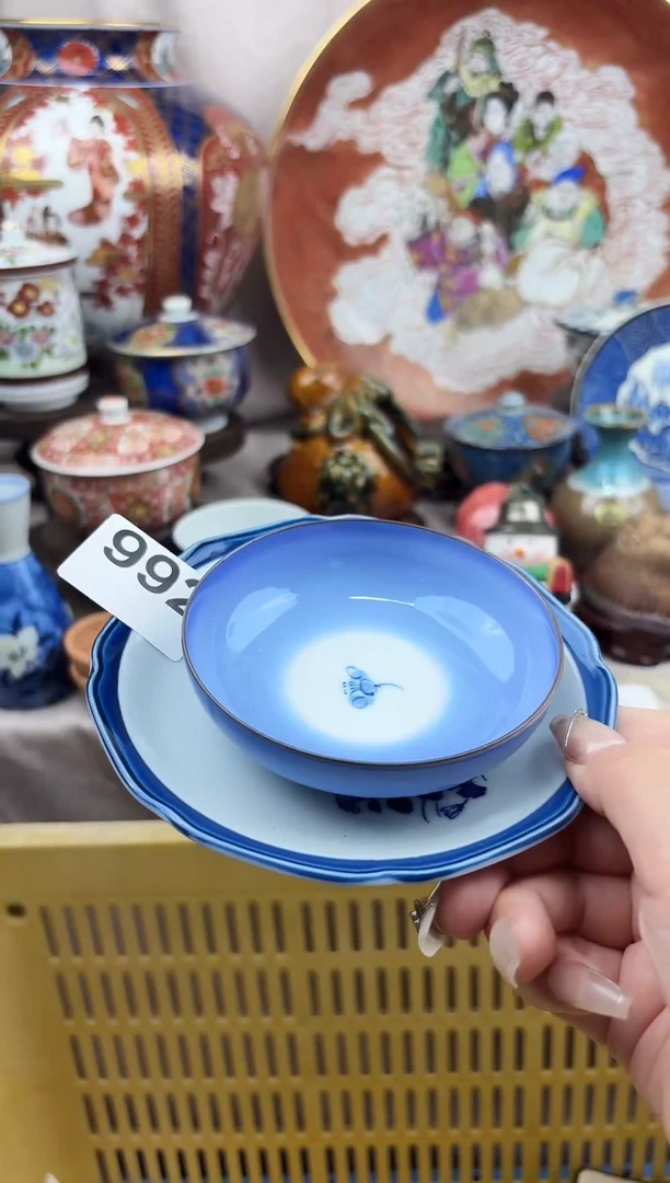 瓷器孙漂亮的瓷器，默认微瑕，介意慎拍