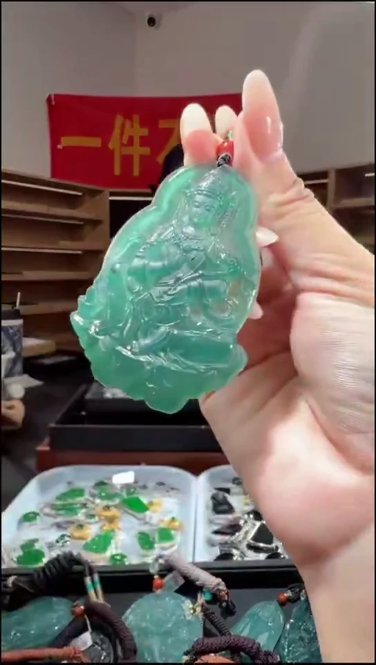 吊坠(不含链)未镶嵌翡翠观音（多样性发其一）