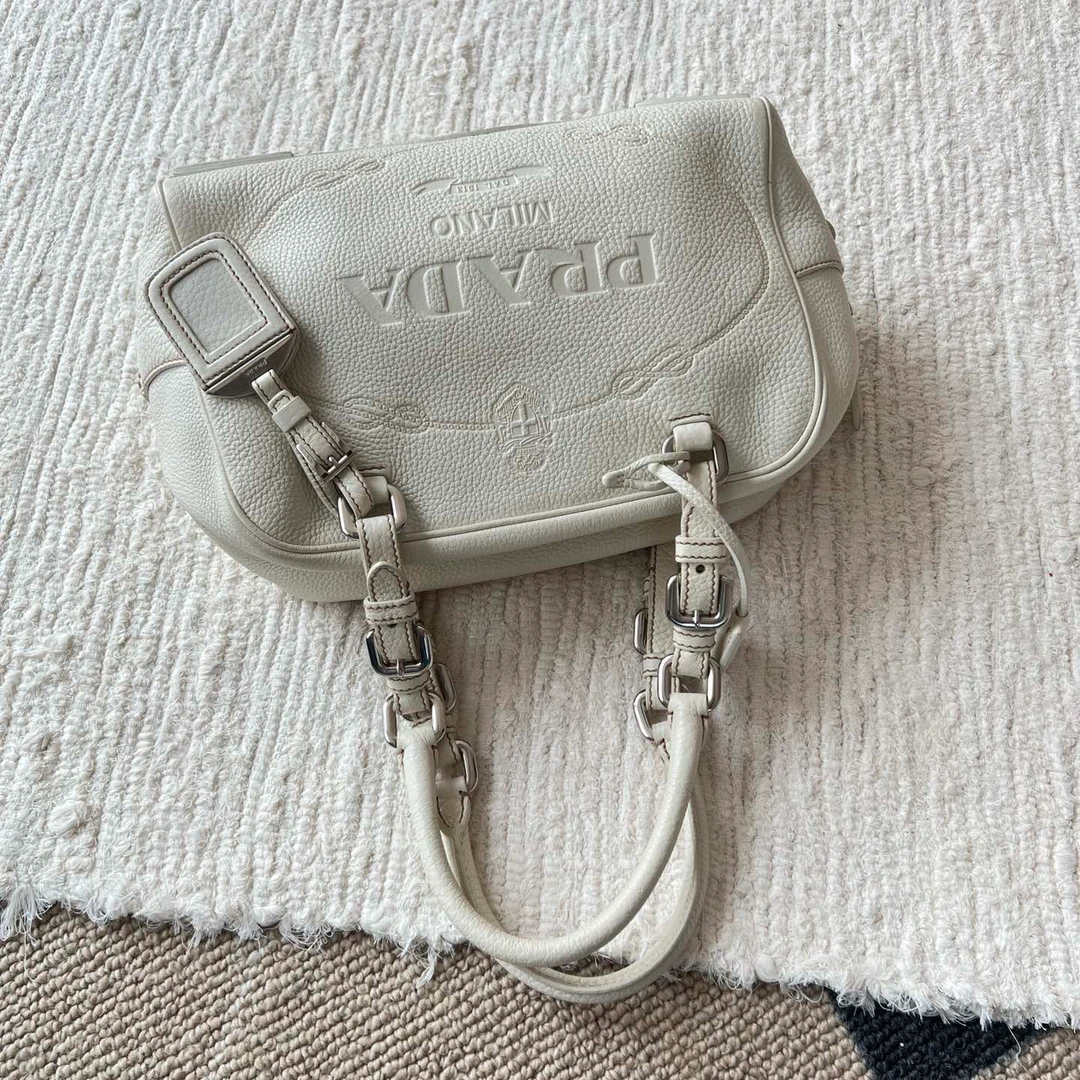 95新 Prada/普拉达 千禧一代-白色保龄球单肩包-定金