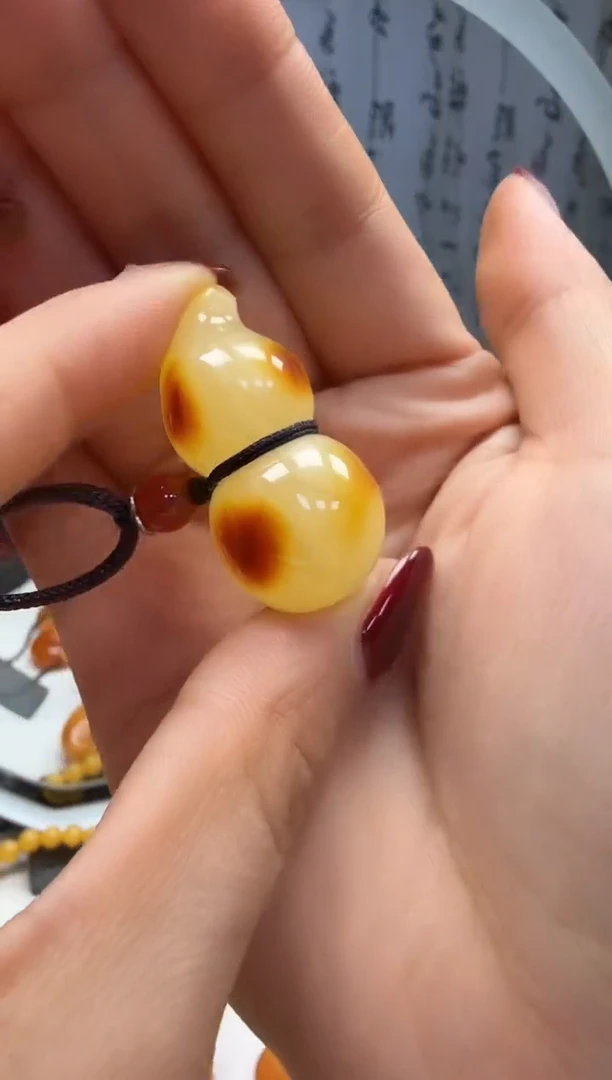 裸石琥珀未镶嵌如图